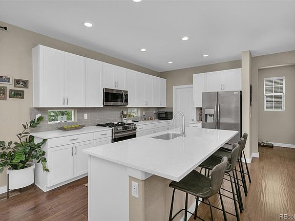 4th image of 2140 Lombardy Street