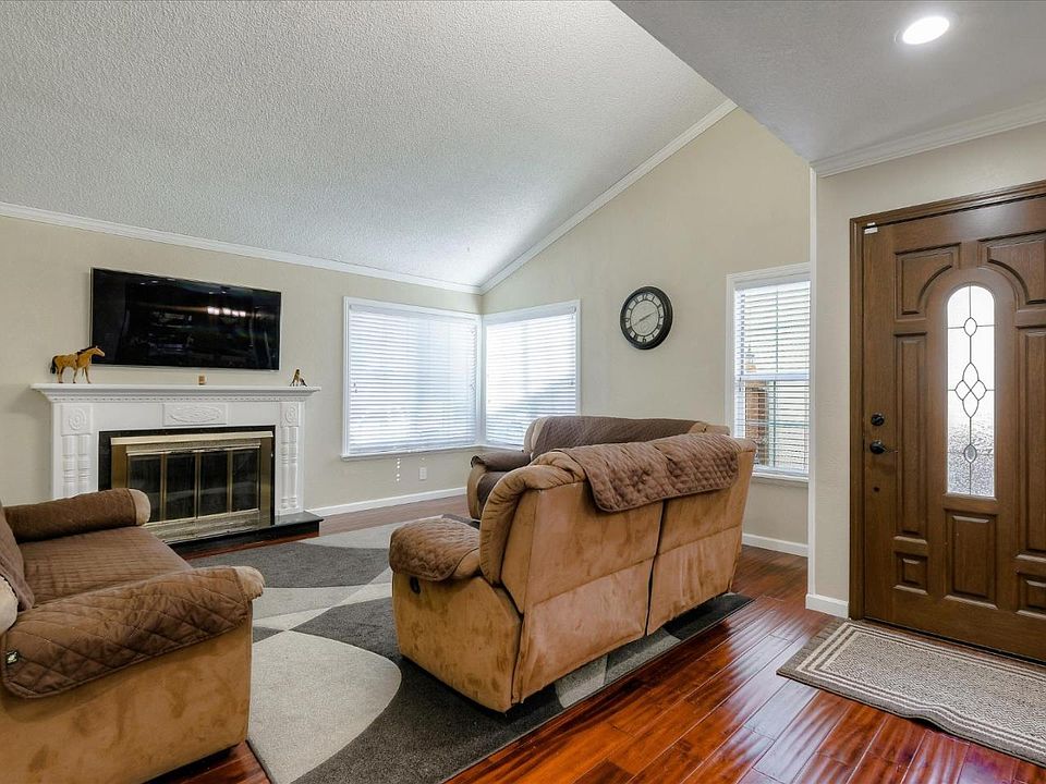 1st image of 110 Merced Dr