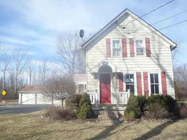 2426 Newman Rd N photo 1