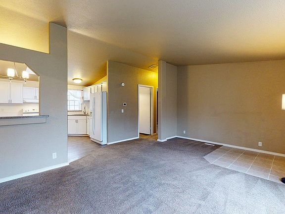 5th image of 8431 W Yellowstone Ave