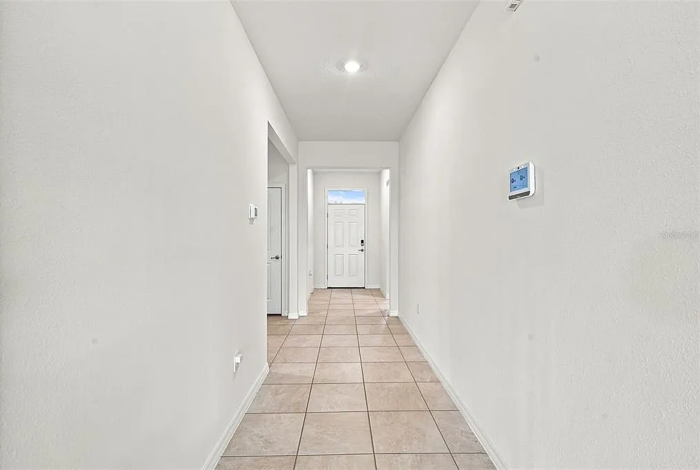 4 bed, 2.0 bath, 2031 sqft, $2,300 — Photo 4