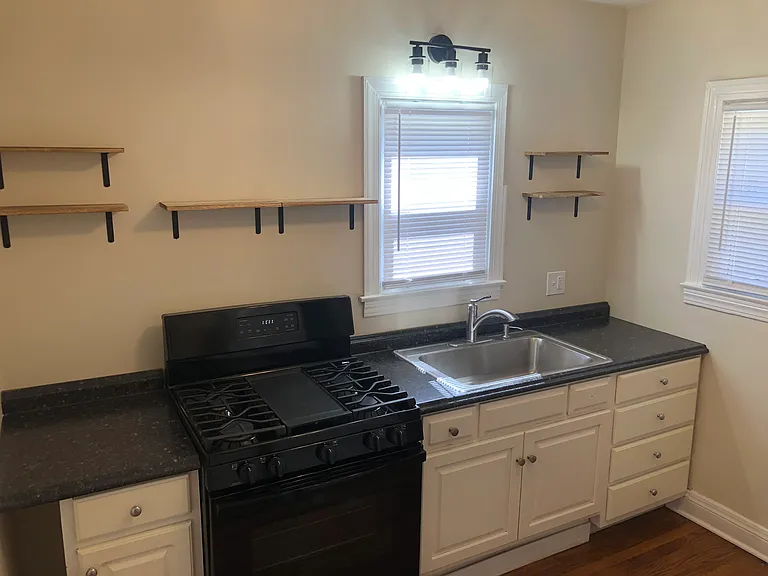 604 Colorado Ave — Photo 11