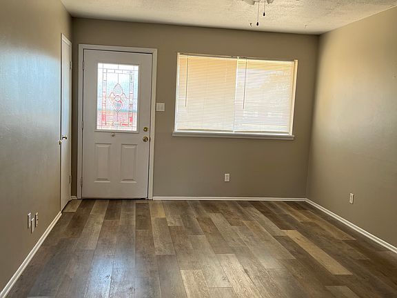 2nd image of 221 Pat St