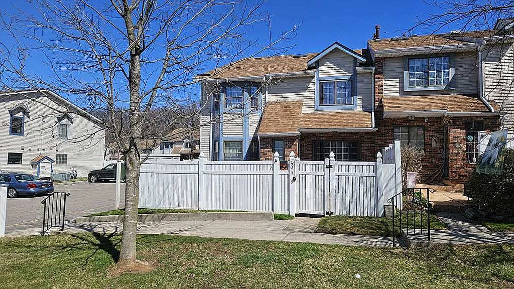 40A Lovell Ave photo 1