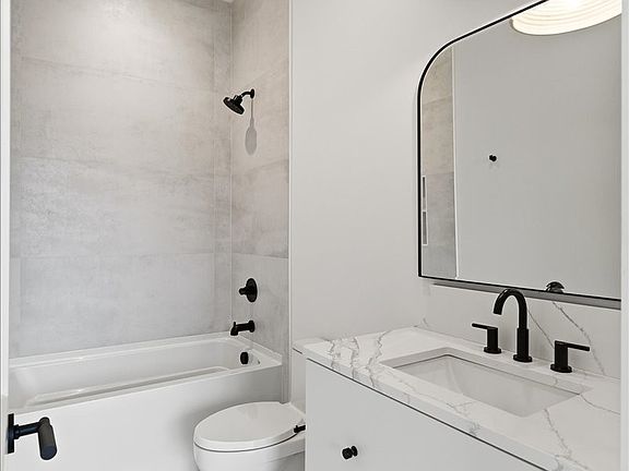62nd image of 818 Brentview Dr