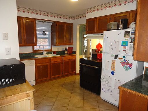 5th image of 8706 Fernhill Ave