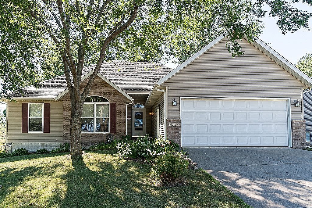 2105 Dows St, Ely, IA 52227 Zillow