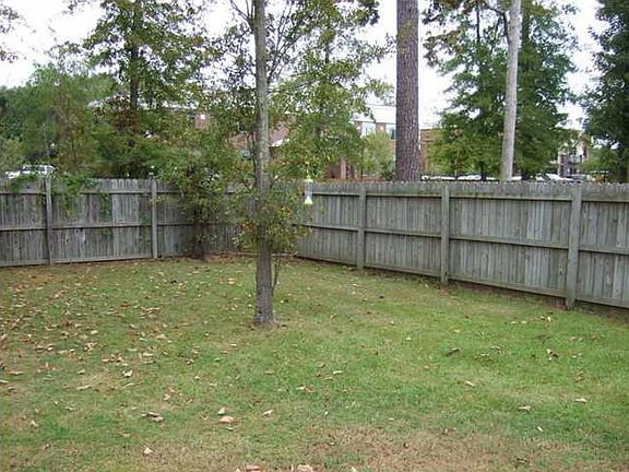 3rd image of 109 Melanie Ln