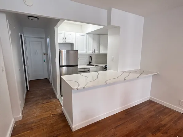 235 East 80th Street image 1 of 8