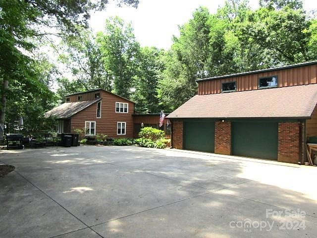 1st image of 118 Dogwood Dr