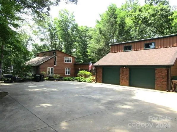 118 Dogwood Dr, Morganton, NC 28655