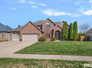 2612 Dickens Dr, Springfield, IL 62711