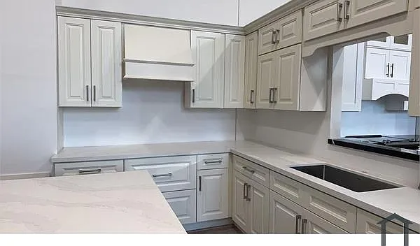 5 bed, 2604 sqft, $5,400 — Photo 3
