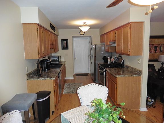 5th image of 1344 Sandhurst Ln #1344