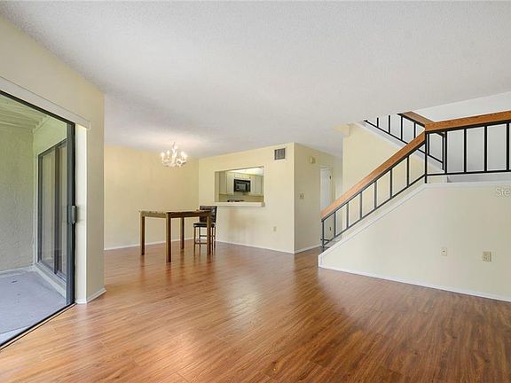 3rd image of 1924 Saint Andrews Pl #B