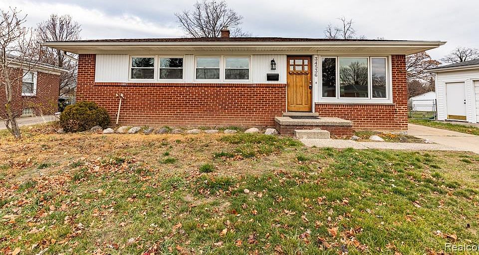 1st image of 34536 Melton St