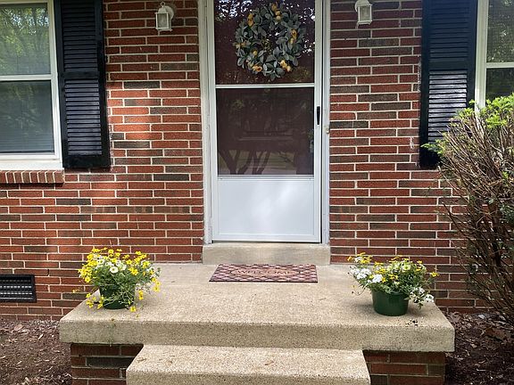 4th image of 1015 S Baird Ln