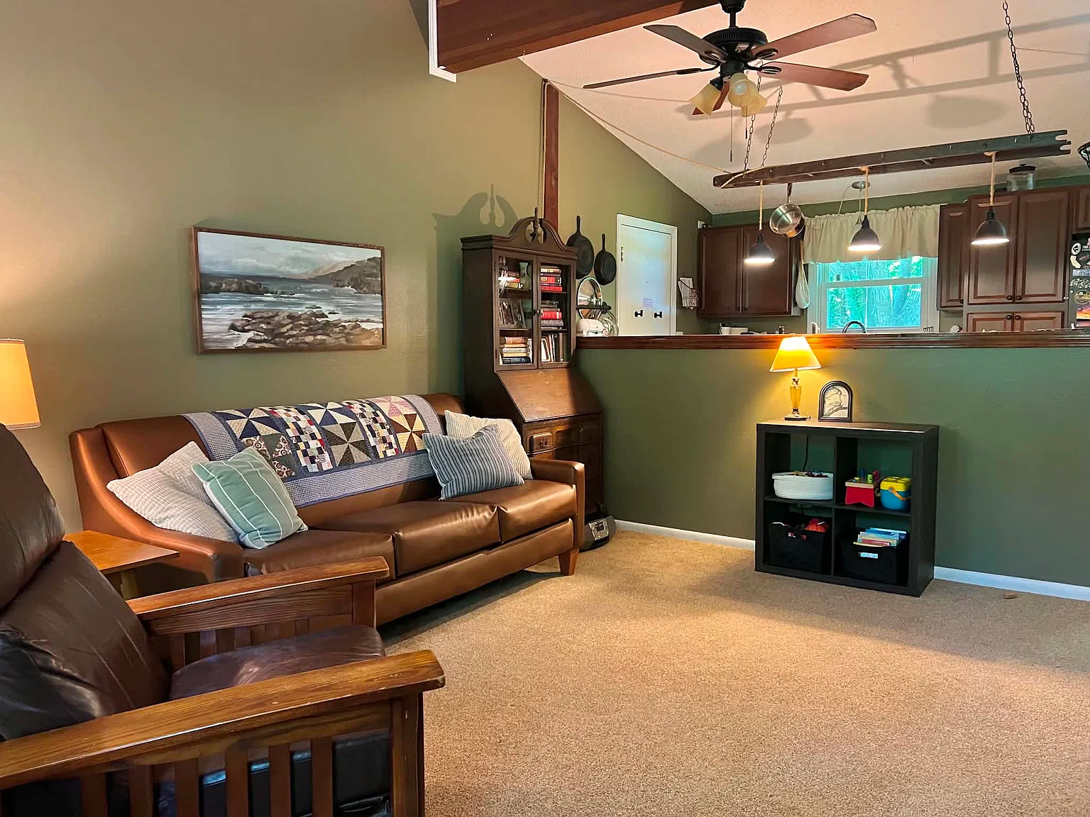 3 bed, 908 sqft, $1,350 — Photo 4