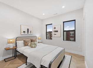 169 Maverick St #PENTHOUSE 3, Boston, MA 02128