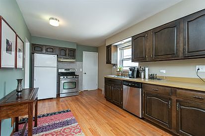 3rd image of 709 Leamington Ave