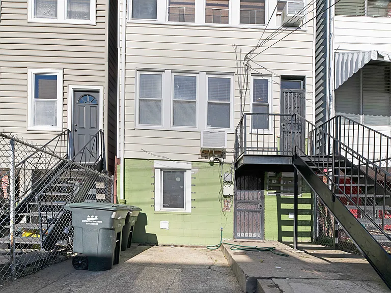 1409 Orren St NE — Photo 30