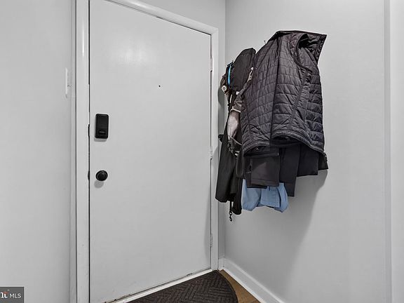 4th image of 806 Cypress Point Cir