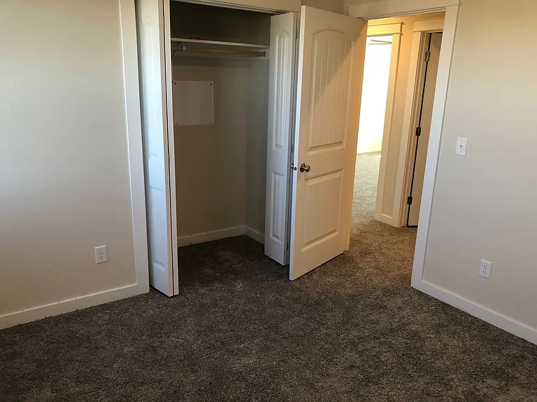 1306 Westwood Cir — Photo 3