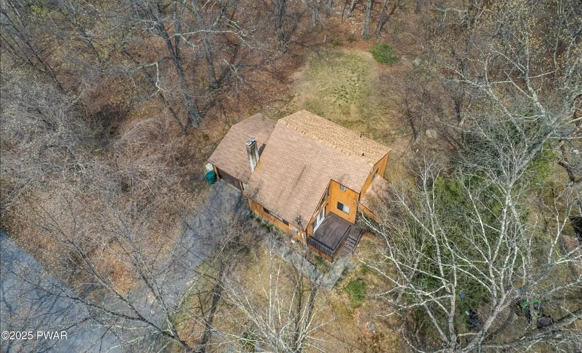 Building Photo - 2223 Delaware Ct E