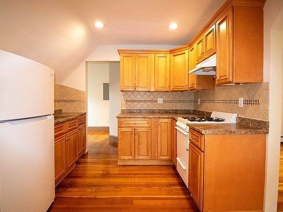 3rd image of 26 Savin Ave APT 3