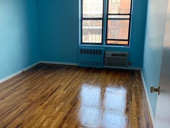 4th image of 2800 Coyle St APT 618