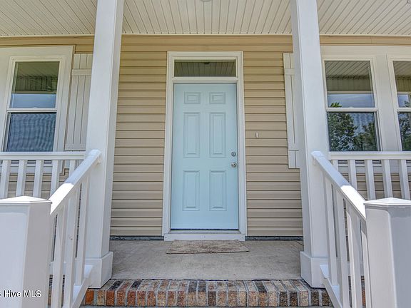 3rd image of 120 Crabshell Ln