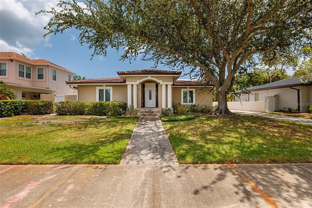 3 bed, 3.0 bath, 2448 sqft, $7,000 — Photo 1