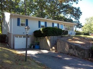 956 Longview Dr, North Attleboro, MA 02760