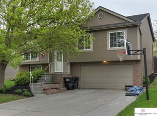 18707 S St, Omaha, NE 68135