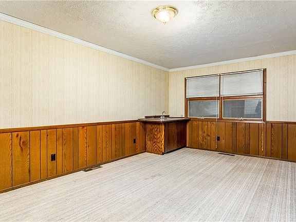 4th image of 5830 Woodland Dr