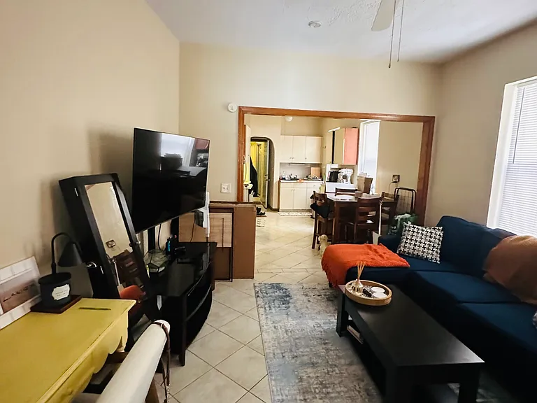 47 N Margin St #2R — Photo 3