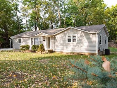 607 SW 8th St, Blue Springs, MO, 64015