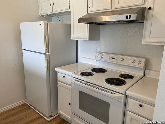 5th image of 4949 Hamilton Wolfe Rd