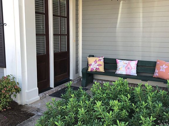 2nd image of 504-1100 Augusta Dr