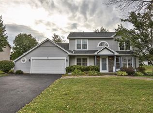 38 White Oak Bnd, Rochester, NY 14624