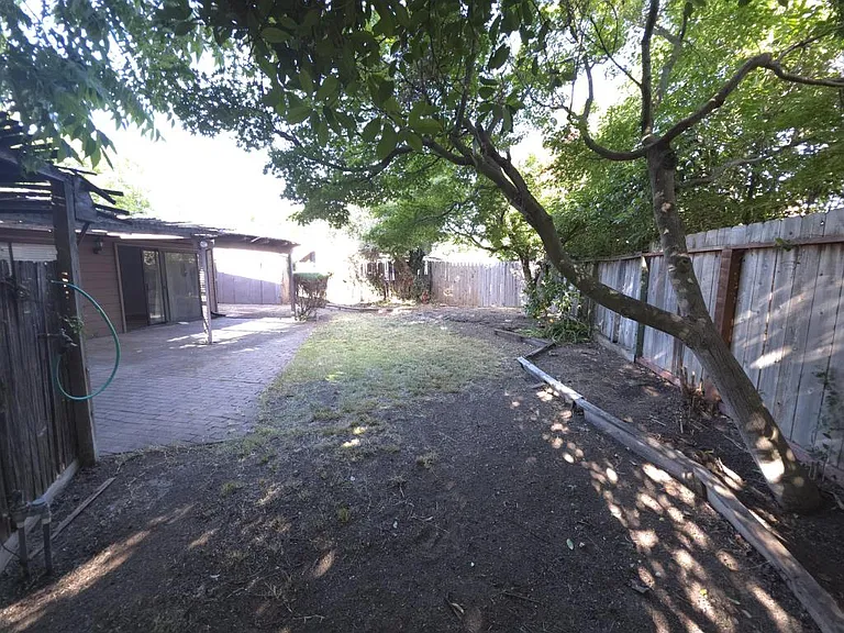2217 Polk Way — Photo 22