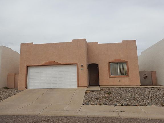 2nd image of 1098 Desert Oak Pl
