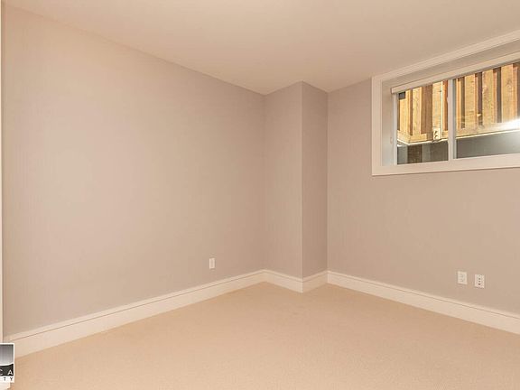 2nd image of 2232 Kings Ave