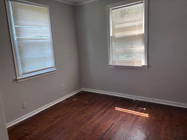2219 Briarfield Rd — Photo 5