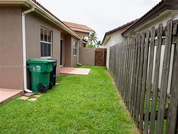 5th image of 921 NW 132nd Ave W
