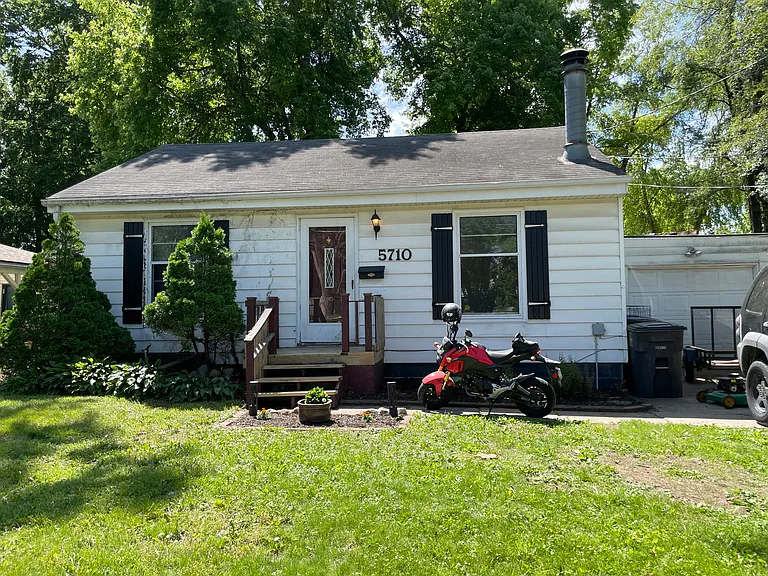 5710 Washington Ave — Photo 1