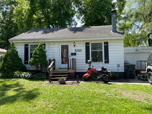 5710 Washington Ave, Des Moines, IA 50310