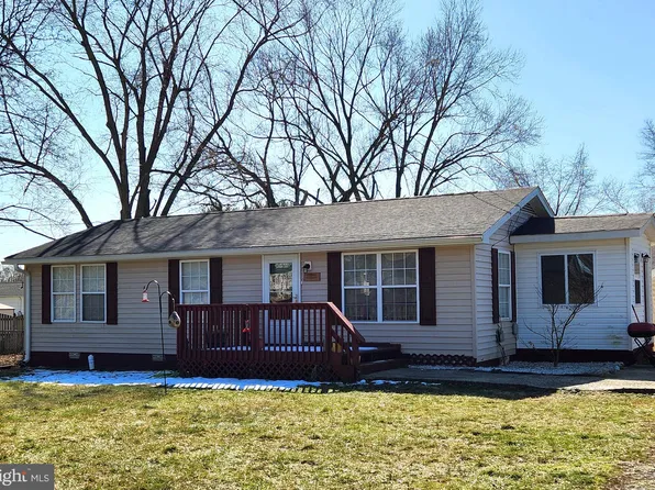 66 Evergreen Dr, Charles Town, WV 25414
