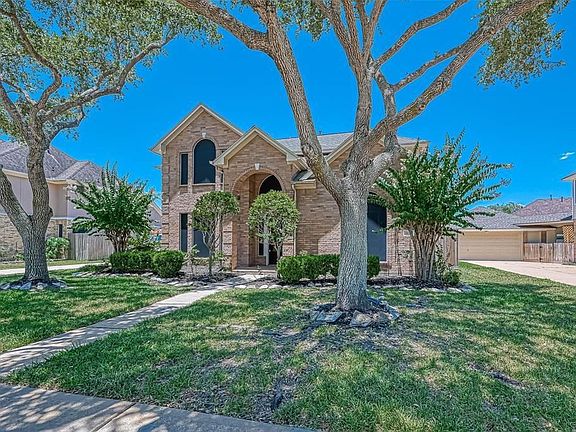 2nd image of 1614 Crescent Oak Dr