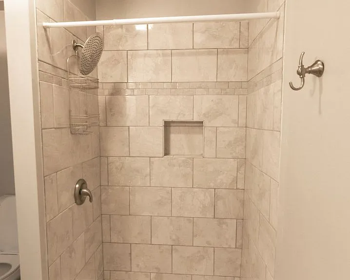 1002 N Aurora St — Photo 145